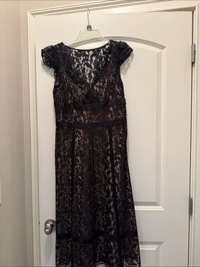 Ann Taylor Loft Black Lace Overlay V-Neck Evening Dress, size 8